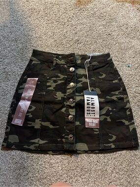 Almost Famous Camo High-Rise Button-Front Skirt - Green